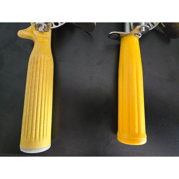 #20 Serving Disher Ice Cream Scoops Choice Lot of 4 Work Great - Picture 4 of 10